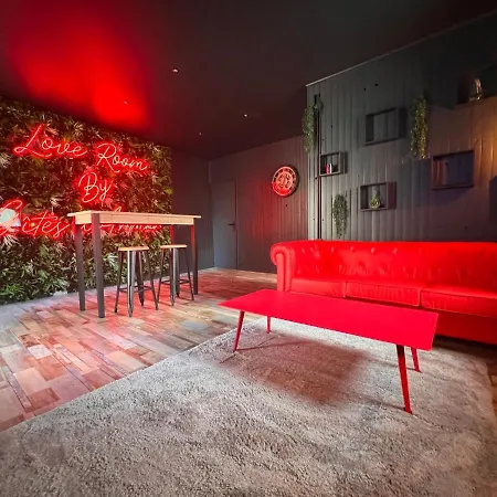 Loveroom Avec Privatif Plélo