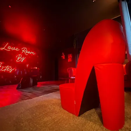 Loveroom Avec Privatif Love hotel *