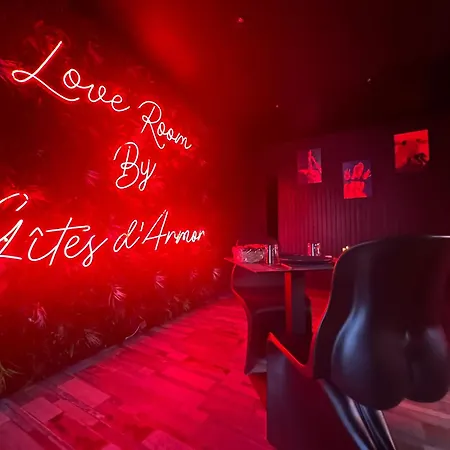 Loveroom Avec Privatif Love hotel Plélo